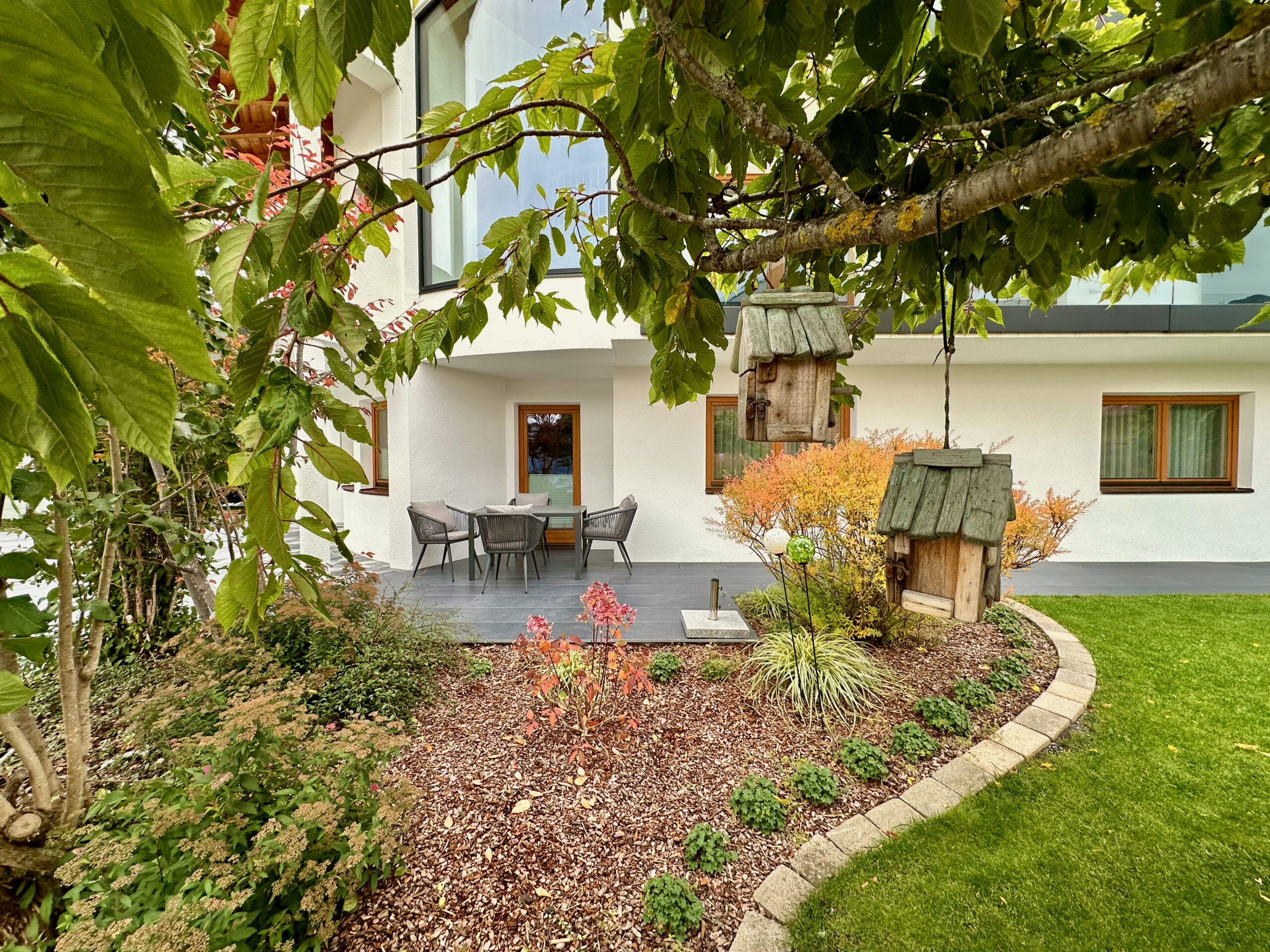 Sulla Collina, garden, terrace, birdhouse